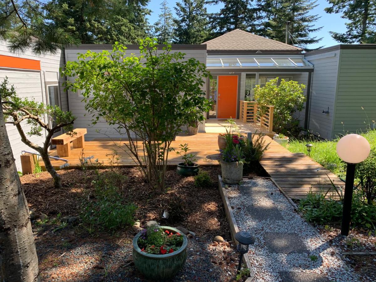 Forest By The Sea Rentals Merville Exterior photo